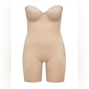 Spanx Strapless Cupped Mid-Thigh Bodysuit Size Medium/34D